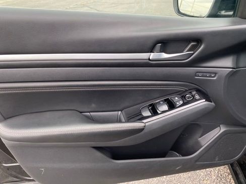 Used 2022 Nissan Altima 2.5 Platinum image 17