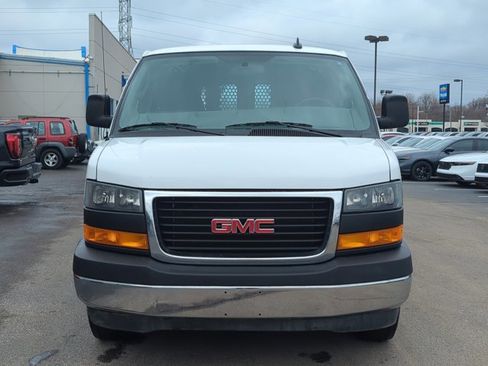Used 2024 GMC Savana 2500 w/ Driver Convenience Package image 2