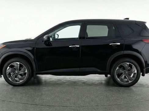 Used 2025 Nissan Rogue SV FWD image 5