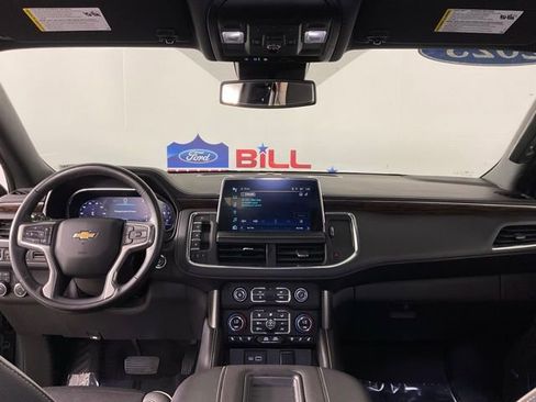 Used 2023 Chevrolet Suburban Premier image 19