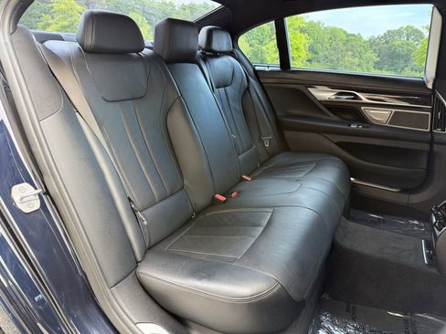 Used 2019 BMW 740i w/ Executive Package RWD image 41