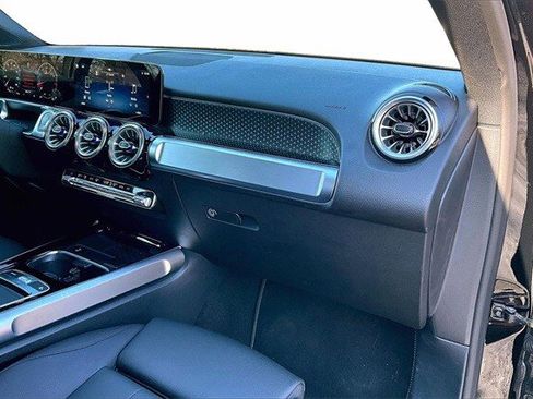 Certified 2025 Mercedes-Benz GLB 250 4MATIC image 29