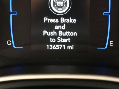 Used 2020 Chrysler Pacifica Touring w/ S Appearance Package FWD image 17