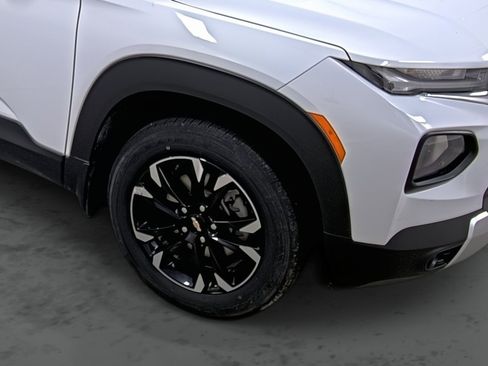 Used 2022 Chevrolet TrailBlazer LT w/ Convenience Package AWD/4WD image 14