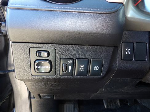 Used 2015 Toyota RAV4 LE image 10