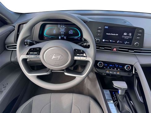 New 2026 Hyundai Elantra Hybrid FWD image 36