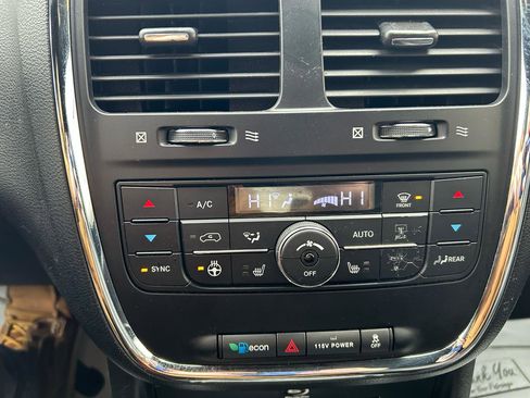 Used 2014 Dodge Grand Caravan R/T w/ Trailer Tow Group image 25