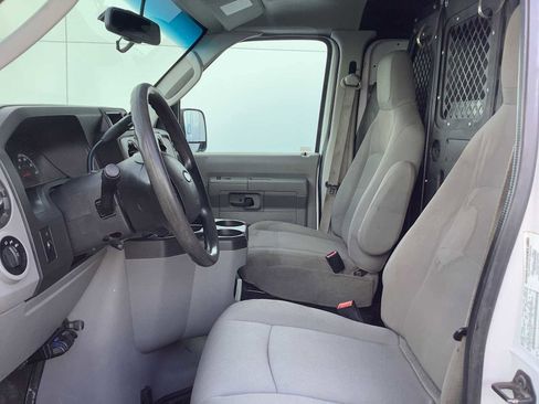 Used 2014 Ford E-250 and Econoline 250 Commercial image 2
