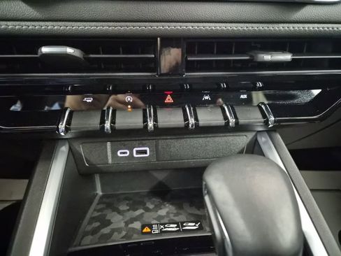 Used 2024 Chevrolet Colorado LT w/ LT Convenience Package III image 36