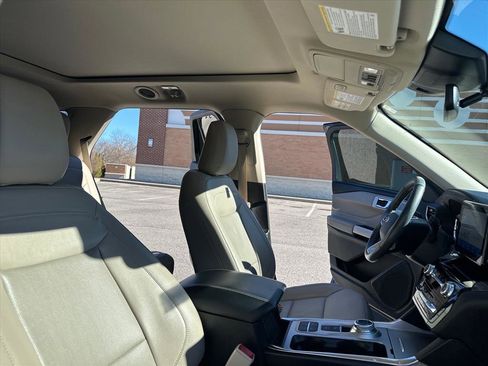 Certified 2021 Ford Explorer Limited w/ Equipment Group 301A image 30
