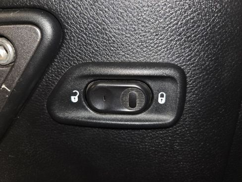 Used 2011 Jeep Wrangler Sport AWD/4WD image 32