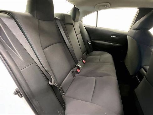 Used 2021 Toyota Corolla LE FWD image 23