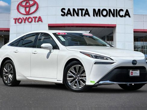 Used 2022 Toyota Mirai w/ Advanced Technology Package RWD image 2