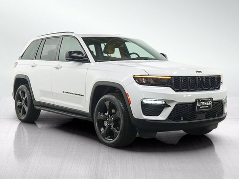Used 2024 Jeep Grand Cherokee Limited w/ Luxury Tech Group II AWD/4WD image 7