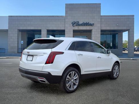 New 2026 Cadillac XT5 Premium Luxury w/ LPO, Floor Liner Package AWD/4WD image 4