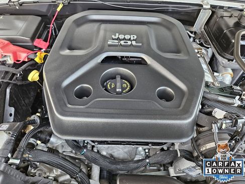 Used 2022 Jeep Wrangler Unlimited Sahara w/ Cold Weather Group AWD/4WD image 30