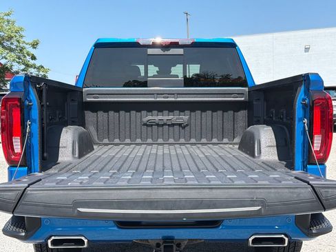 Used 2022 GMC Sierra 1500 AT4 w/ AT4 Premium Package AWD/4WD image 22