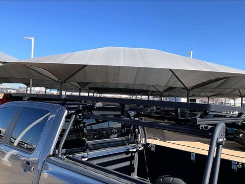 Used 2015 Nissan Titan SL image 32