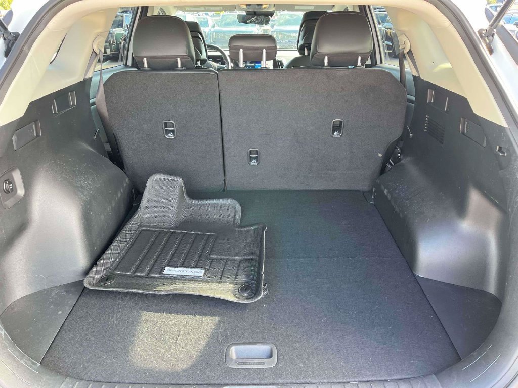 Used 2025 Kia Sportage EX FWD image 7