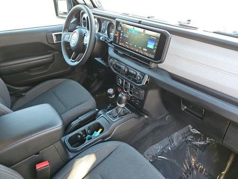 Used 2024 Jeep Wrangler Willys image 14