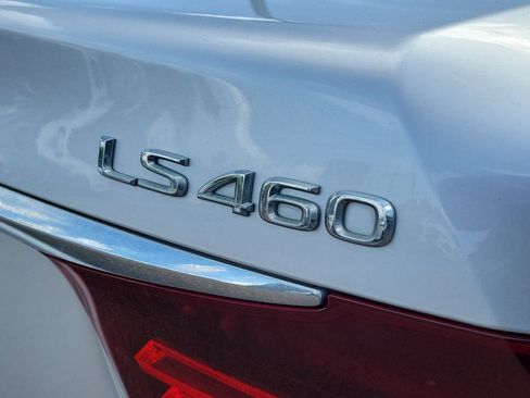 Used 2015 Lexus LS 460 w/ Comfort Package RWD image 9