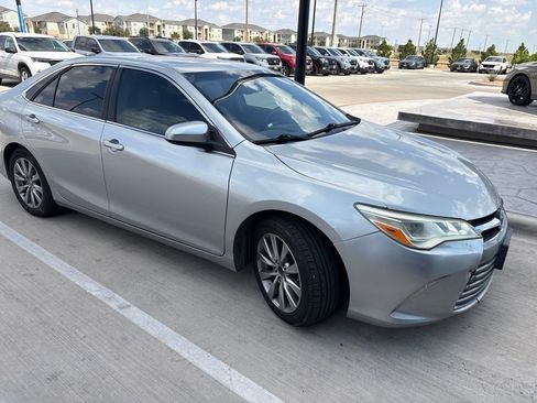 Used 2015 Toyota Camry XLE FWD image 8