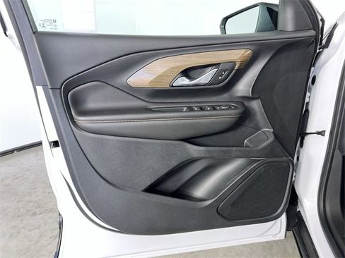 Used 2021 GMC Terrain SLE w/ Elevation Edition image 22