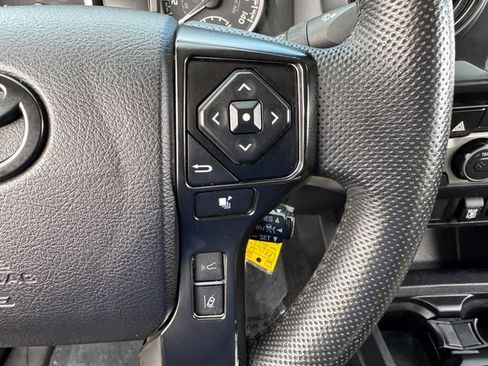 Used 2022 Toyota Tacoma SR5 AWD/4WD image 23