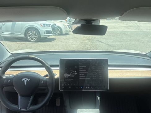 Used 2021 Tesla Model 3 Standard Range Plus RWD image 7