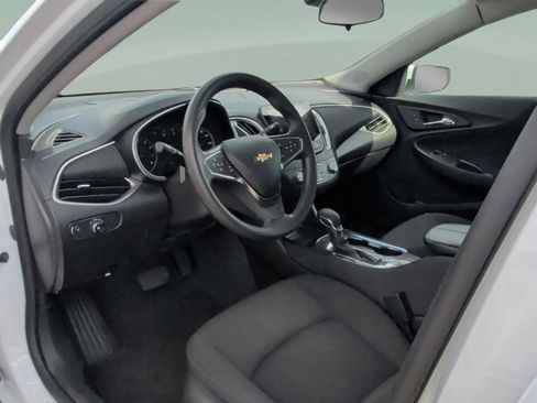 Used 2025 Chevrolet Malibu LT image 23