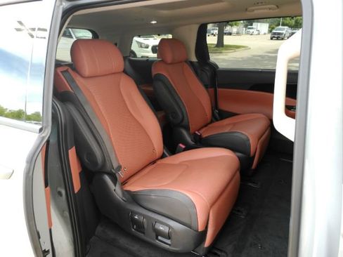 Used 2024 Kia Carnival SX Prestige FWD image 28