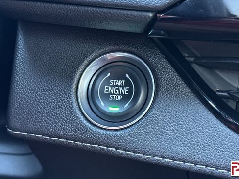 Certified 2025 Buick Enclave Avenir image 28