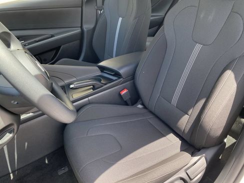 New 2026 Hyundai Elantra SE FWD image 11