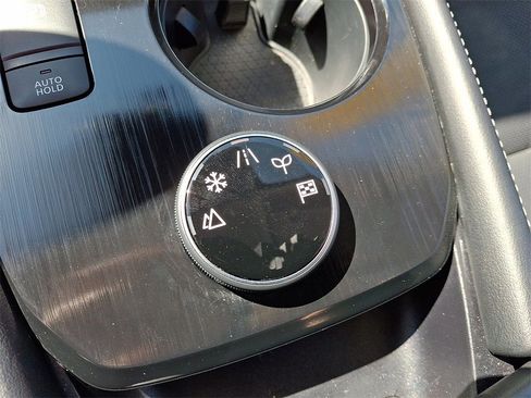 Used 2024 Nissan Rogue Platinum image 24