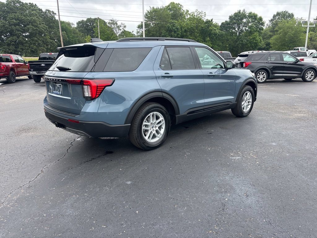New 2026 Ford Explorer Active w/ Active Comfort Package RWD image 3