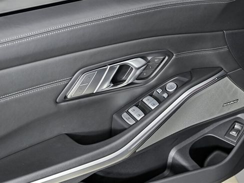Used 2025 BMW M3 Competition AWD/4WD image 15