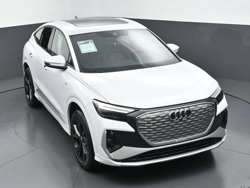 Used 2023 Audi Q4 e-tron Premium Plus AWD/4WD image 46