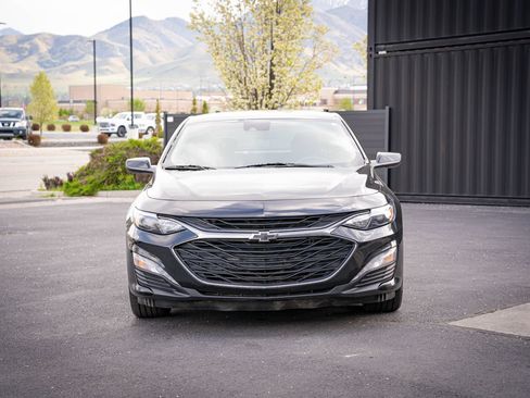 Used 2024 Chevrolet Malibu LT w/ Midnight Edition FWD image 2