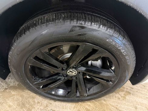 Certified 2023 Volkswagen Tiguan SE R-Line FWD image 12
