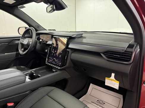New 2025 GMC Acadia AT4 w/ Luxury Package AWD/4WD image 30