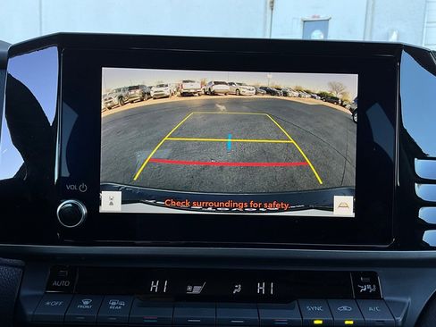 Used 2025 Toyota Camry LE image 30