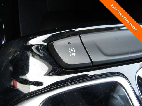 Used 2025 Chevrolet Trax LT image 8