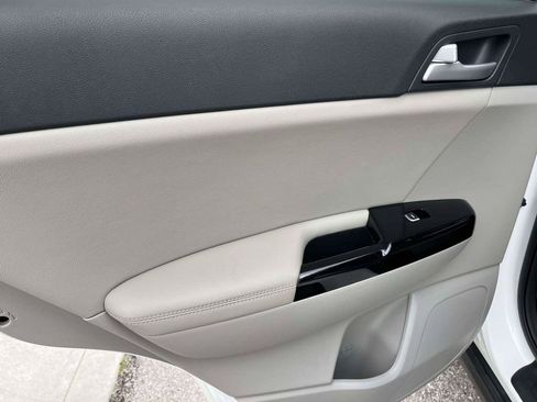 Used 2020 Kia Sportage EX image 5