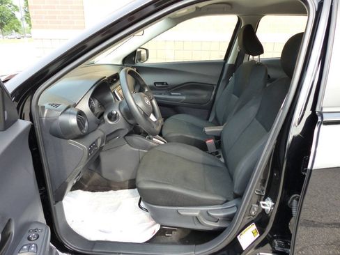 Used 2024 Nissan Kicks S FWD image 19