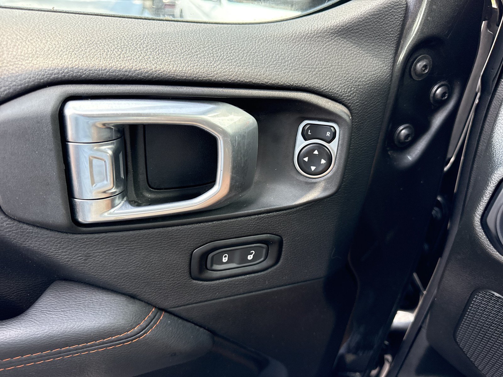 Used 2023 Jeep Gladiator Mojave w/ Cold Weather Group AWD/4WD image 16