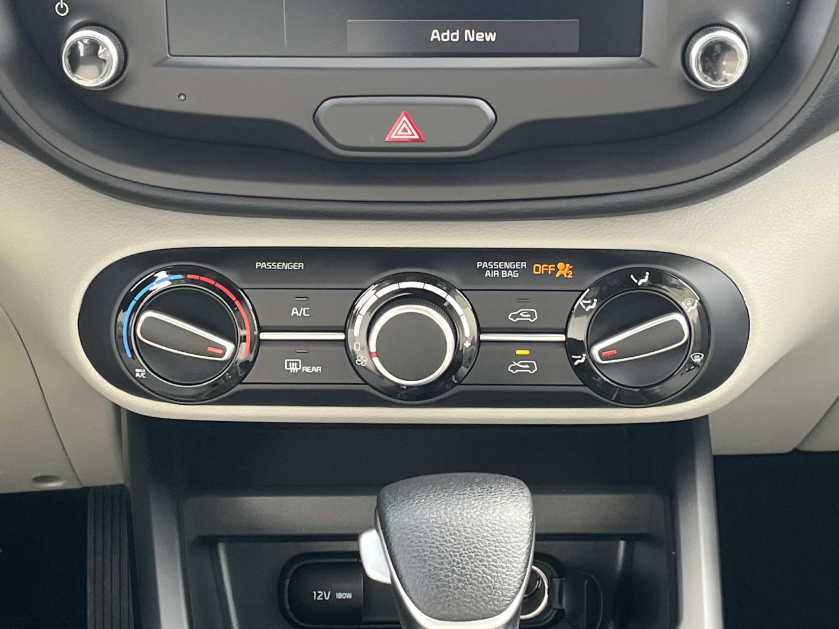 New 2025 Kia Soul LX w/ LX Technology Package FWD image 15