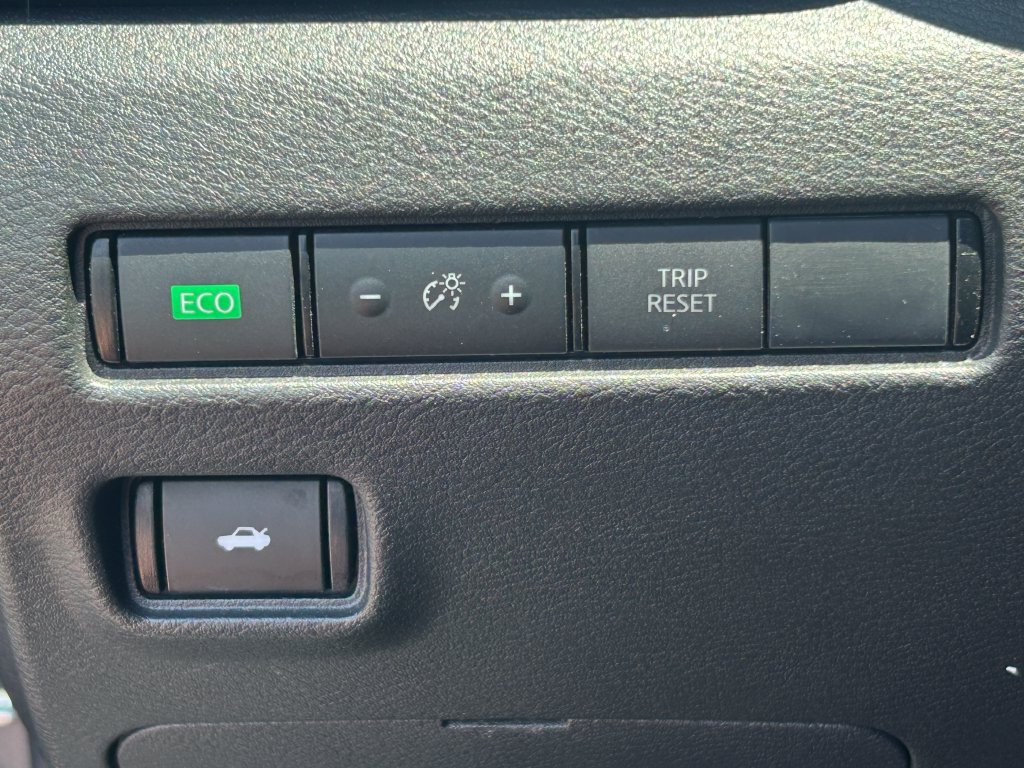 Used 2025 Nissan Sentra SV FWD image 23