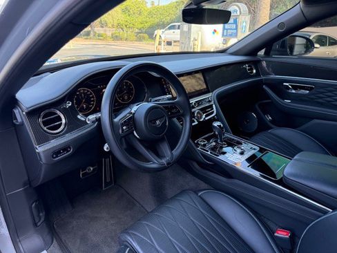 Used 2022 Bentley Flying Spur V8 AWD/4WD image 12