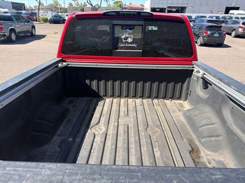Used 2021 Nissan Titan SV w/ SV Convenience Package RWD image 10