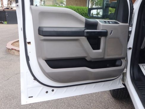 Used 2019 Ford F250 XL w/ STX Appearance Package image 15